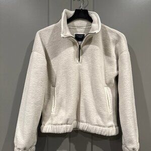 The Abercrombie & Fitch Women's Sherpa Fleece 1/4 Zip Pullover Jacket in cream,